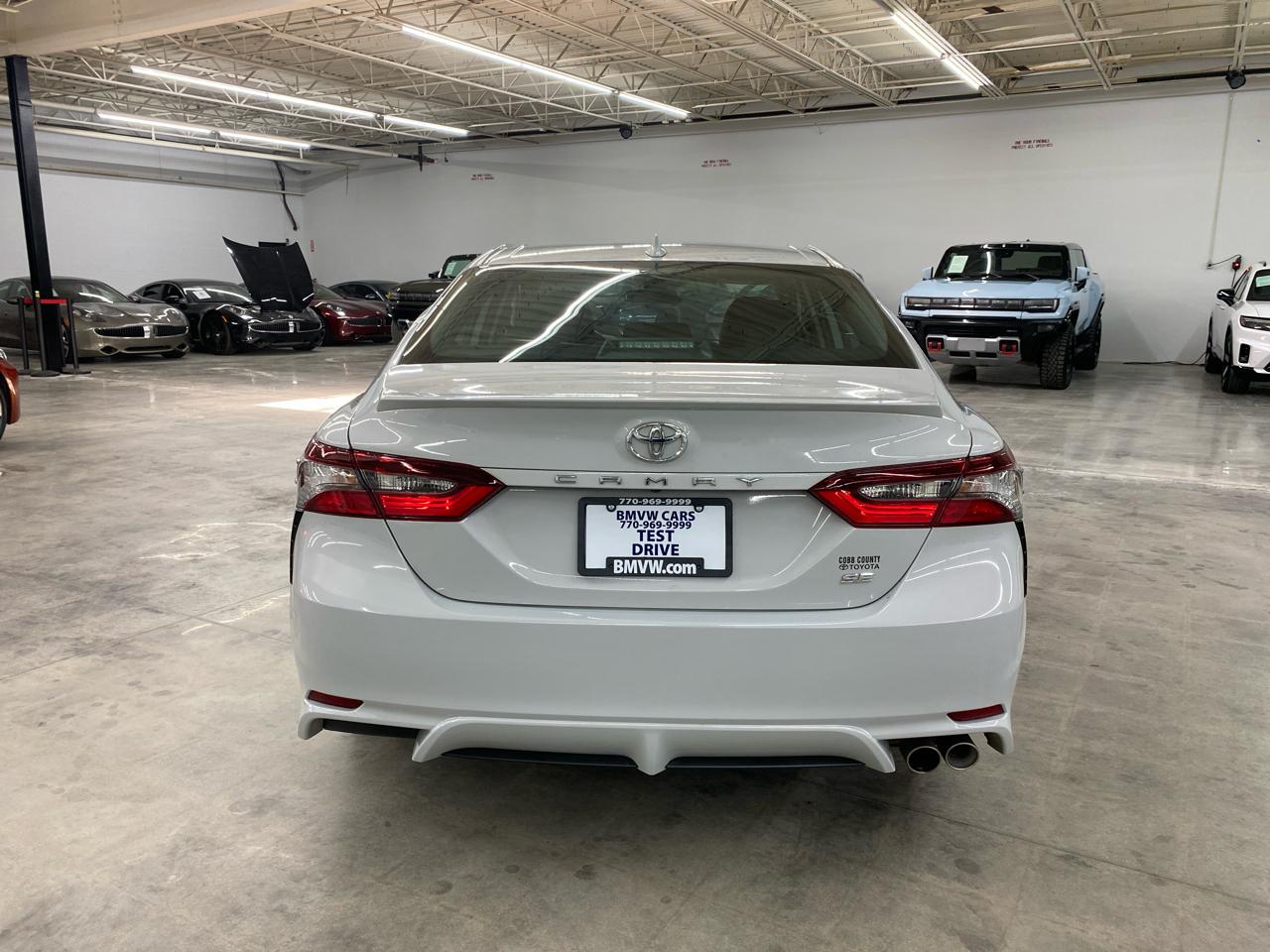 Toyota Camry SE Auto (Natl) 2024