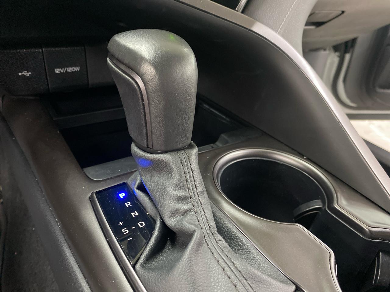 Toyota Camry SE Auto (Natl) 2024