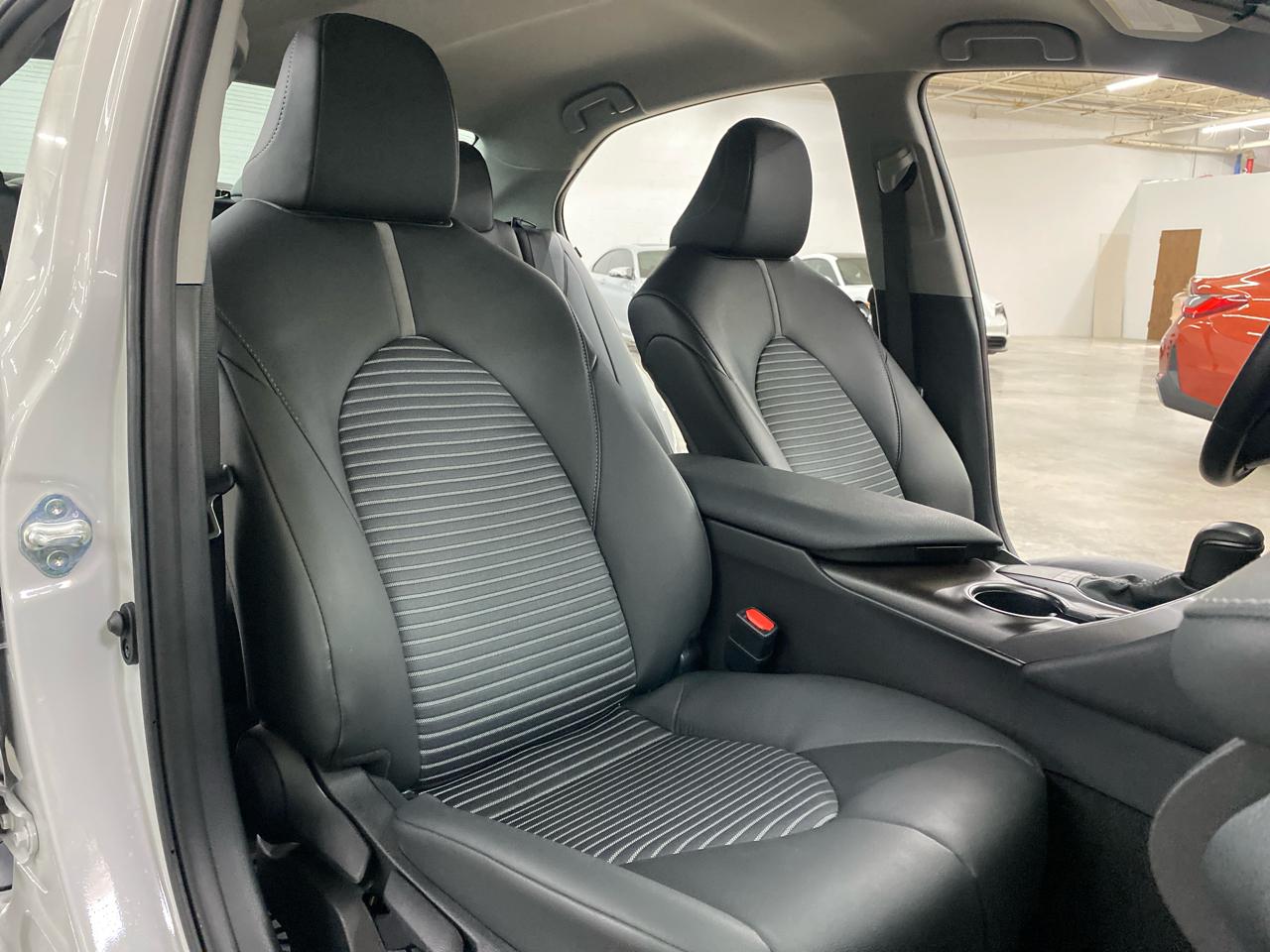 Toyota Camry SE Auto (Natl) 2024