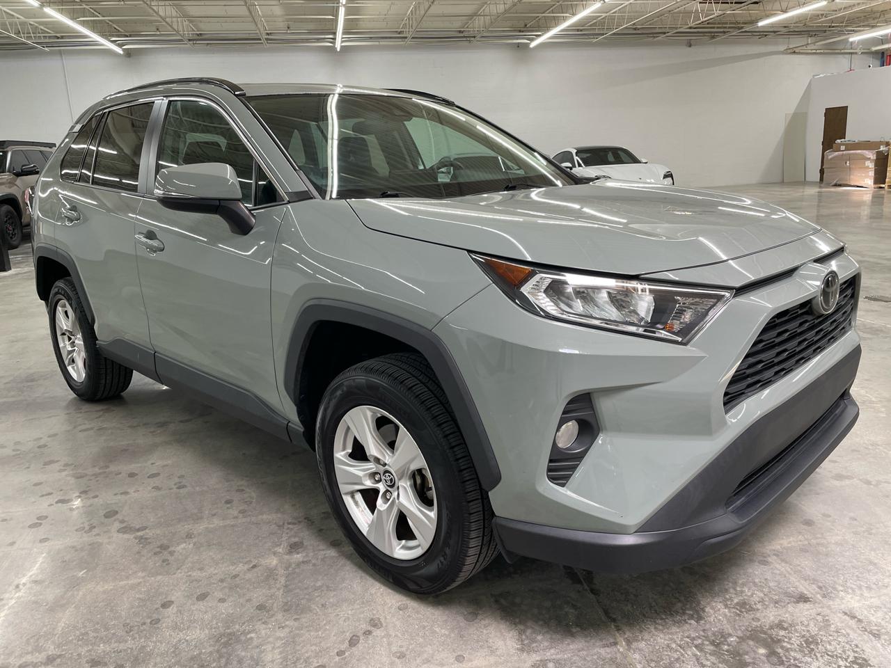 Toyota RAV4 XLE FWD (Natl) 2021