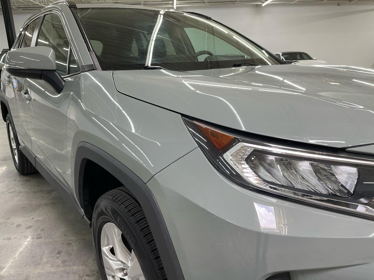 Toyota RAV4 XLE FWD (Natl) 2021