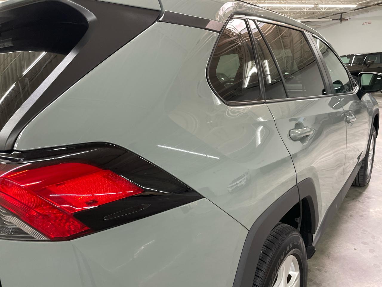 Toyota RAV4 XLE FWD (Natl) 2021