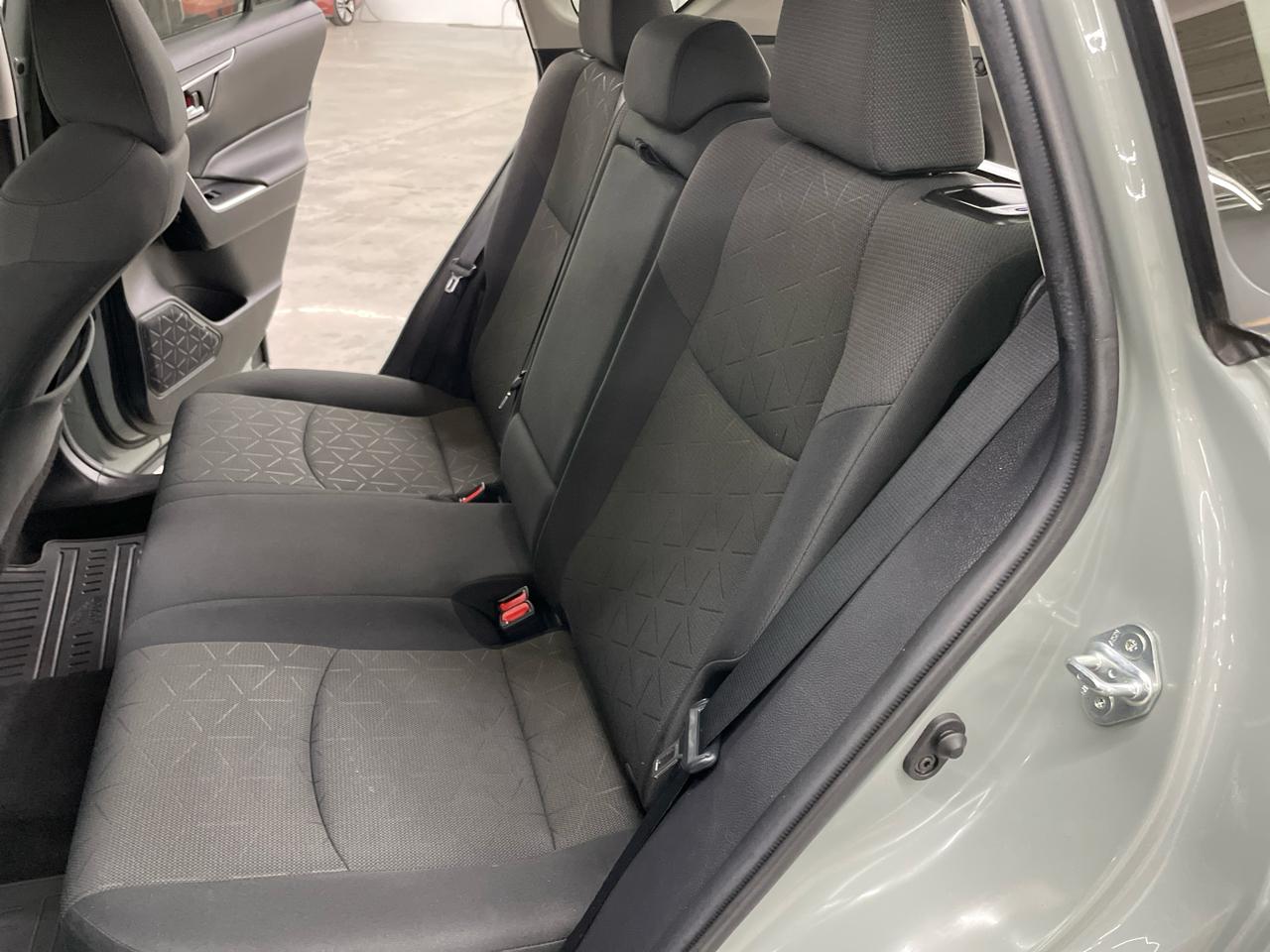 Toyota RAV4 XLE FWD (Natl) 2021