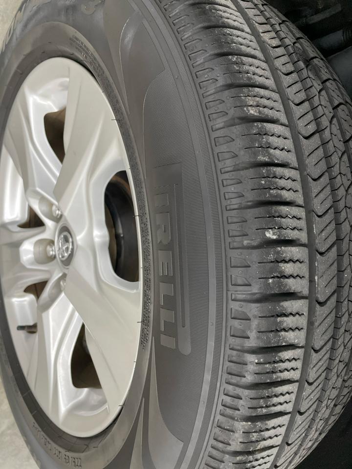 Toyota RAV4 XLE FWD (Natl) 2021