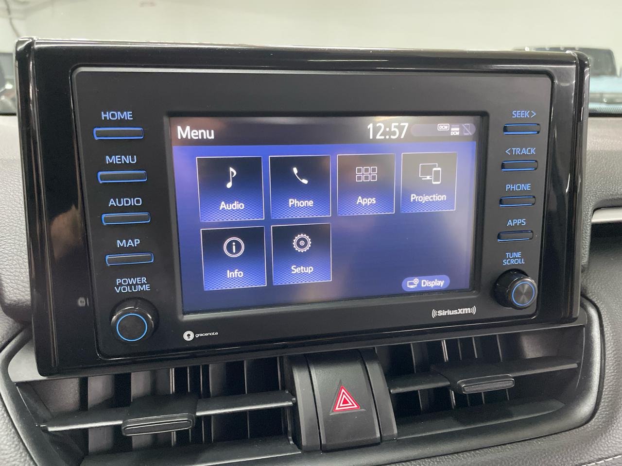 Toyota RAV4 XLE FWD (Natl) 2021