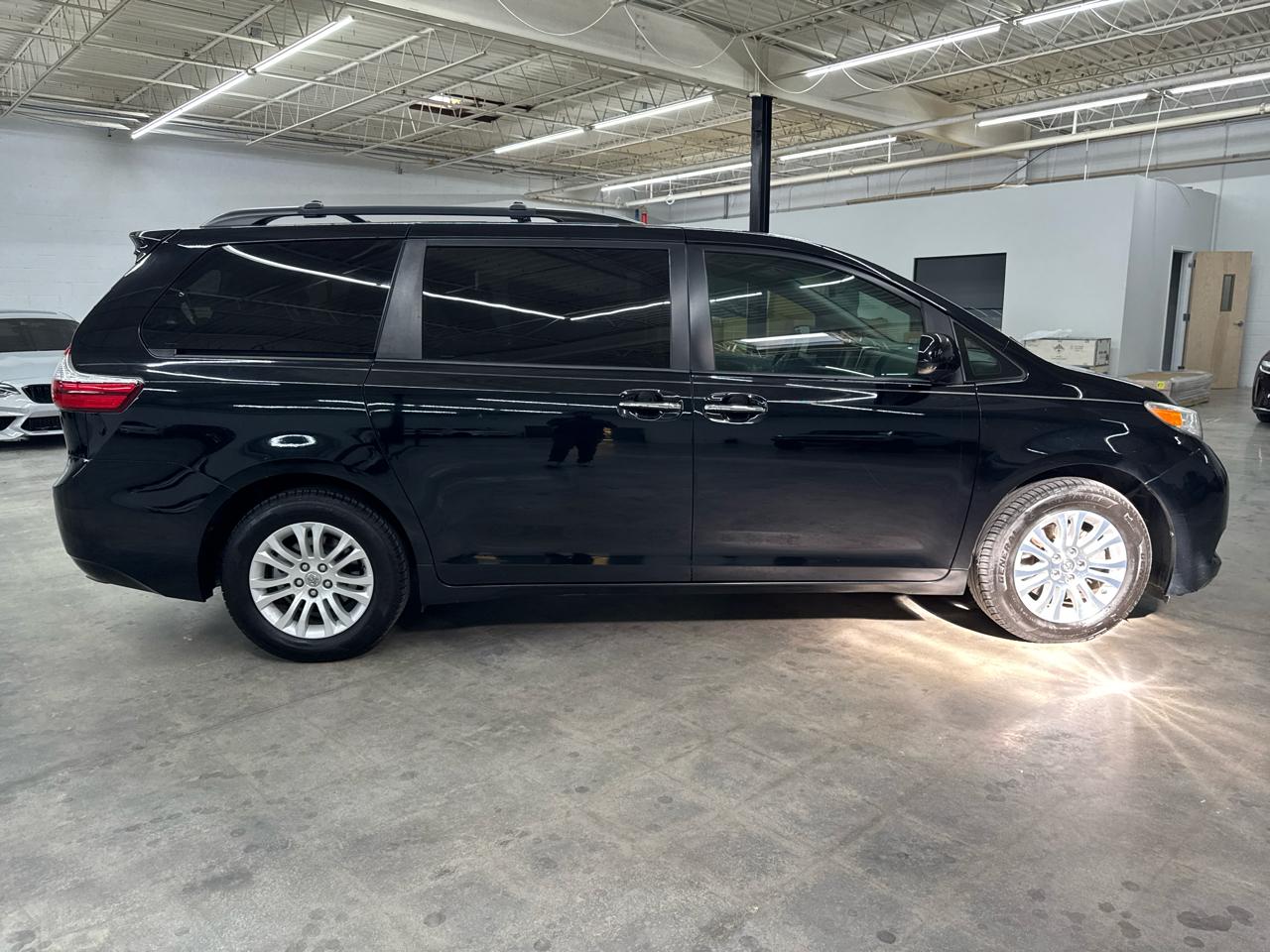 Toyota Sienna 5dr 8-Pass Van XLE Premium FWD (Natl) 2015