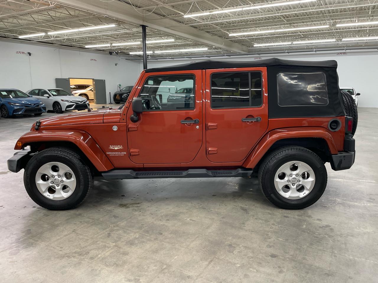 Jeep Wrangler Unlimited 4WD 4dr Sahara 2014