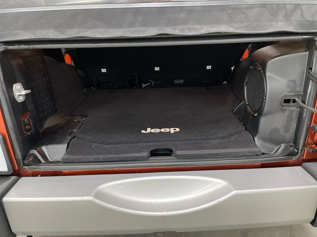 Jeep Wrangler Unlimited 4WD 4dr Sahara 2014