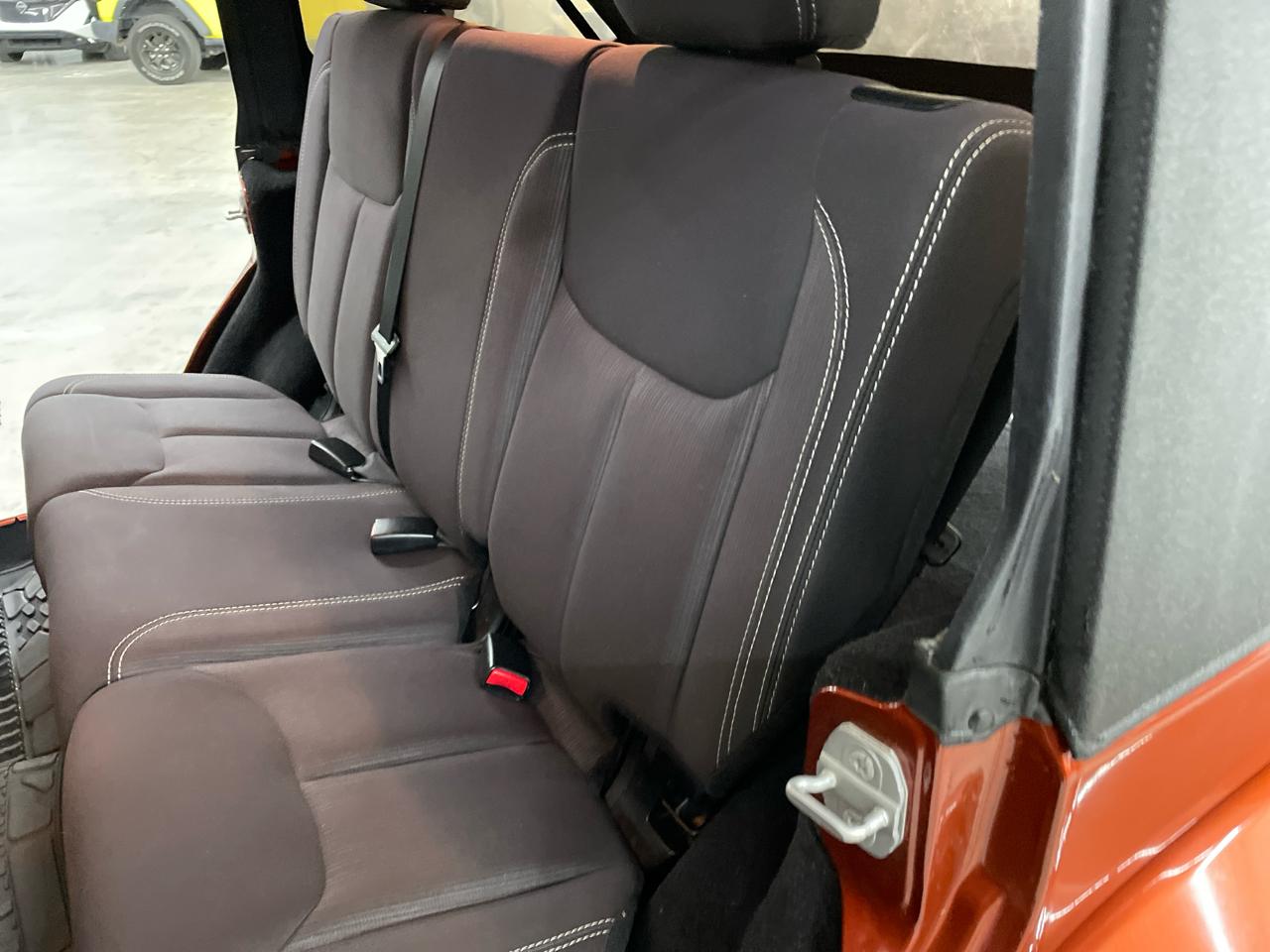 Jeep Wrangler Unlimited 4WD 4dr Sahara 2014