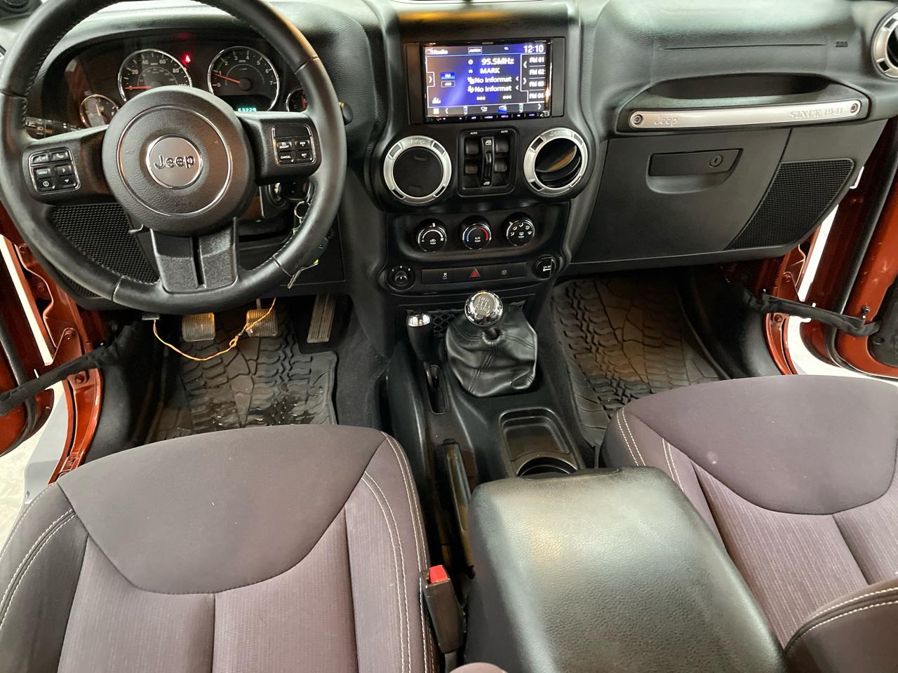 Jeep Wrangler Unlimited 4WD 4dr Sahara 2014