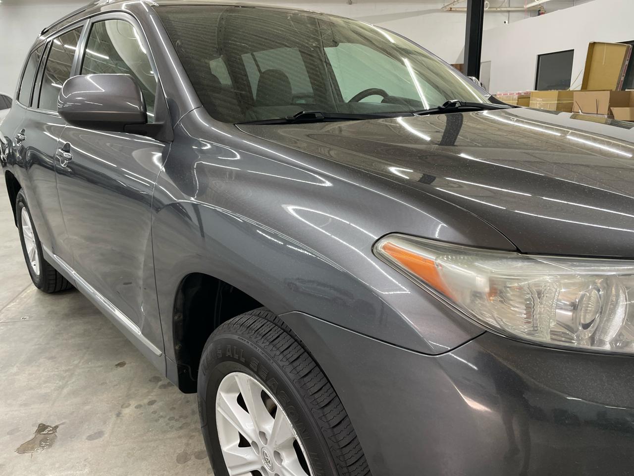 Toyota Highlander FWD 4dr V6 (Natl) 2013