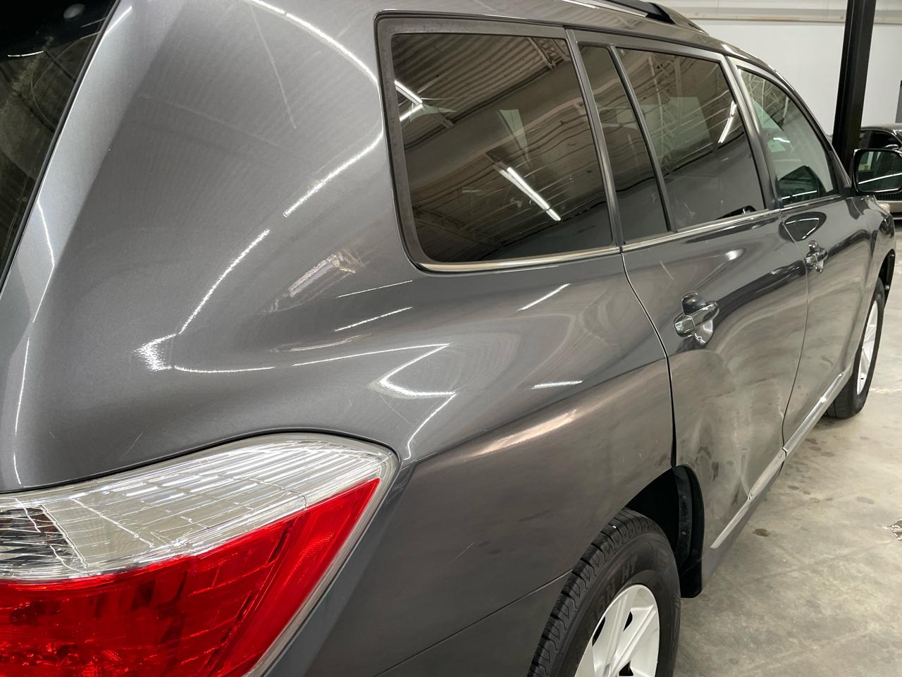 Toyota Highlander FWD 4dr V6 (Natl) 2013