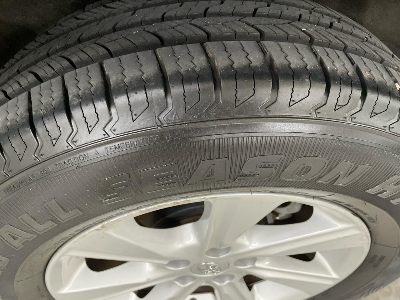 Toyota Highlander FWD 4dr V6 (Natl) 2013