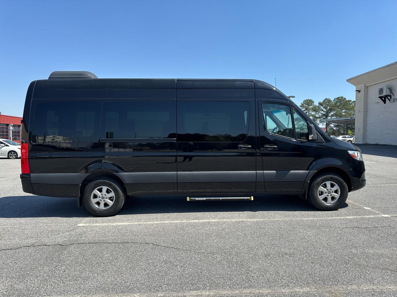 Mercedes-Benz Sprinter Passenger Van 2500 High Roof V6 170" RWD 2020