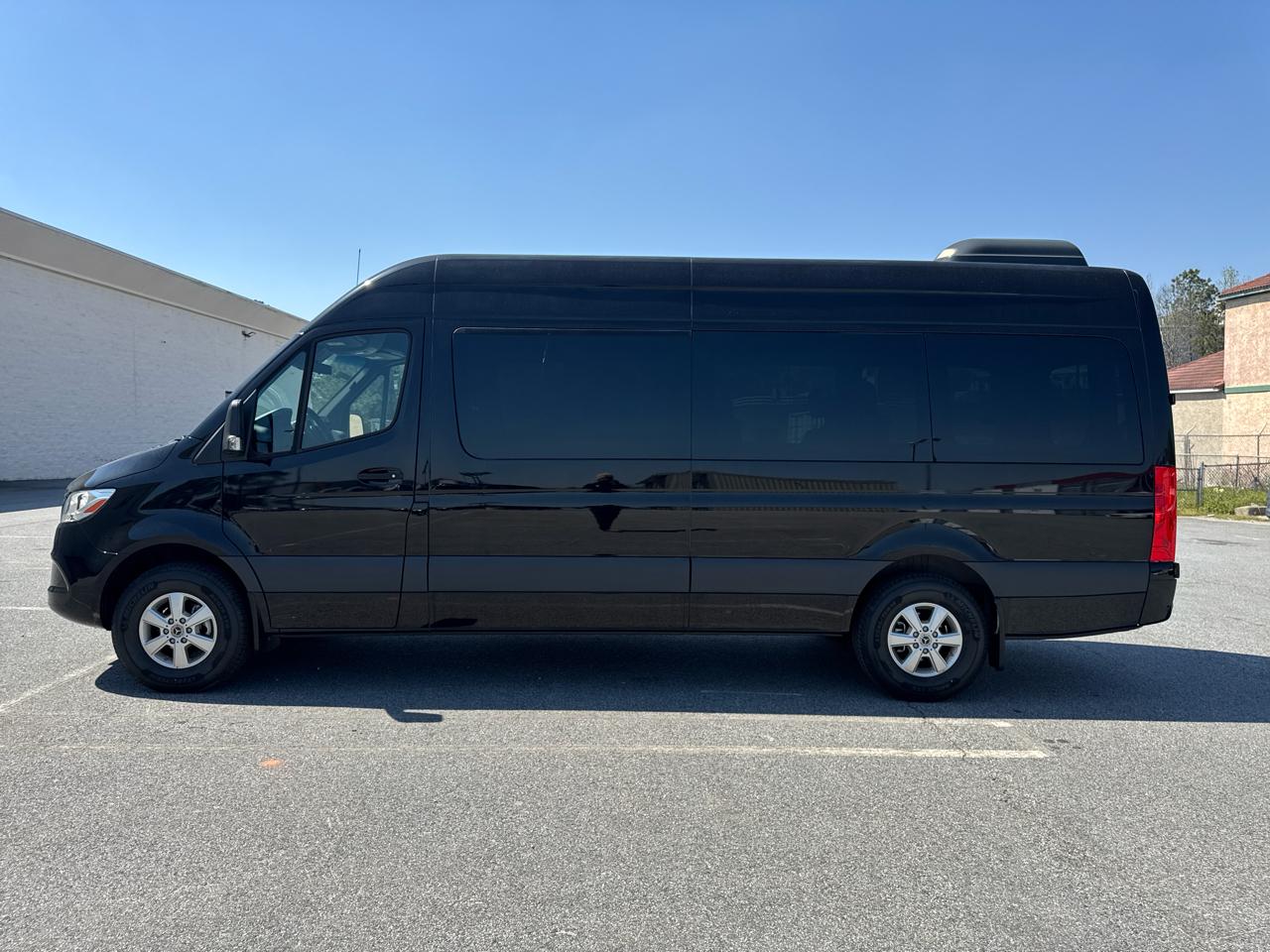 Mercedes-Benz Sprinter Passenger Van 2500 High Roof V6 170" RWD 2020