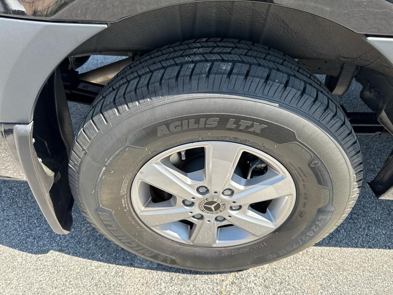 Mercedes-Benz Sprinter Passenger Van 2500 High Roof V6 170" RWD 2020