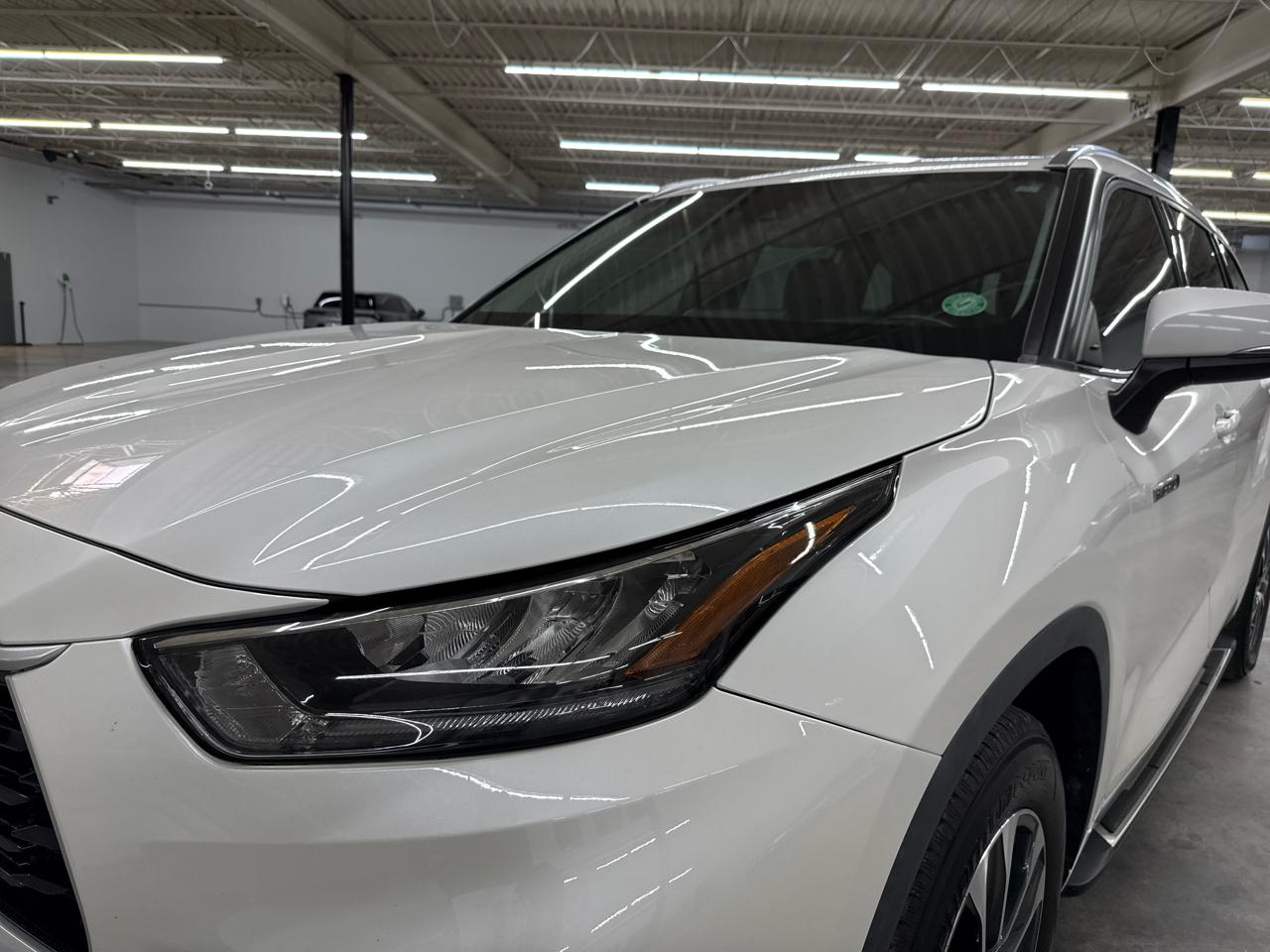 Toyota Highlander Hybrid XLE FWD (Natl) 2020