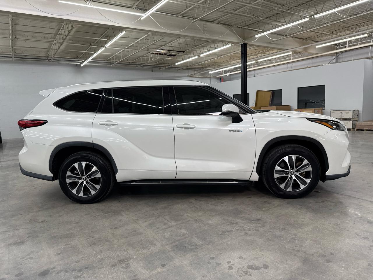 Toyota Highlander Hybrid XLE FWD (Natl) 2020