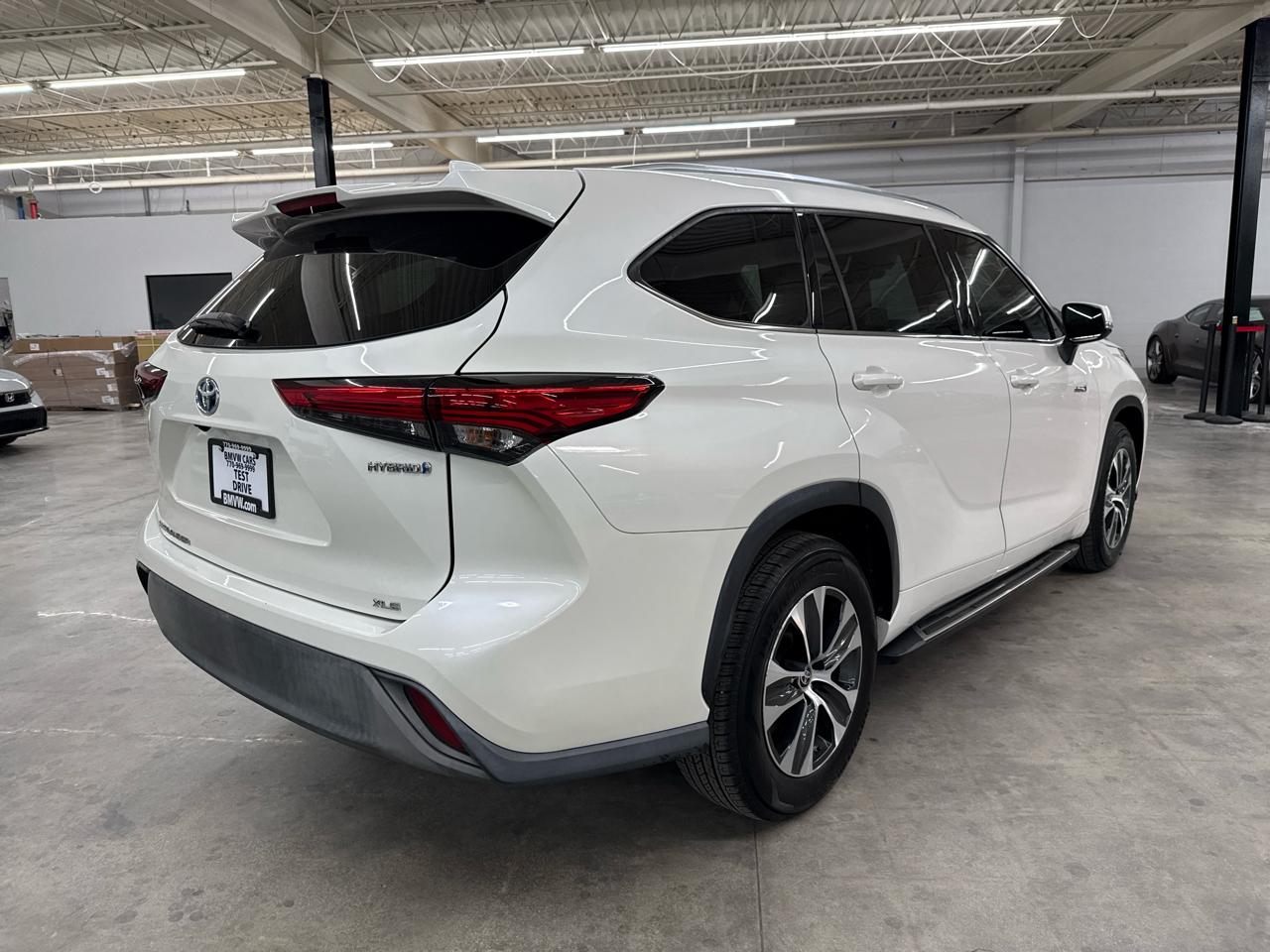 Toyota Highlander Hybrid XLE FWD (Natl) 2020
