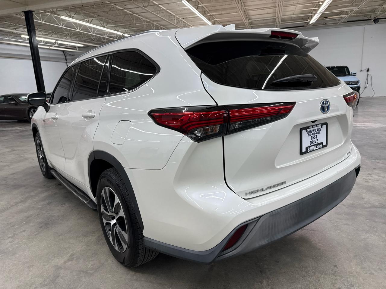 Toyota Highlander Hybrid XLE FWD (Natl) 2020