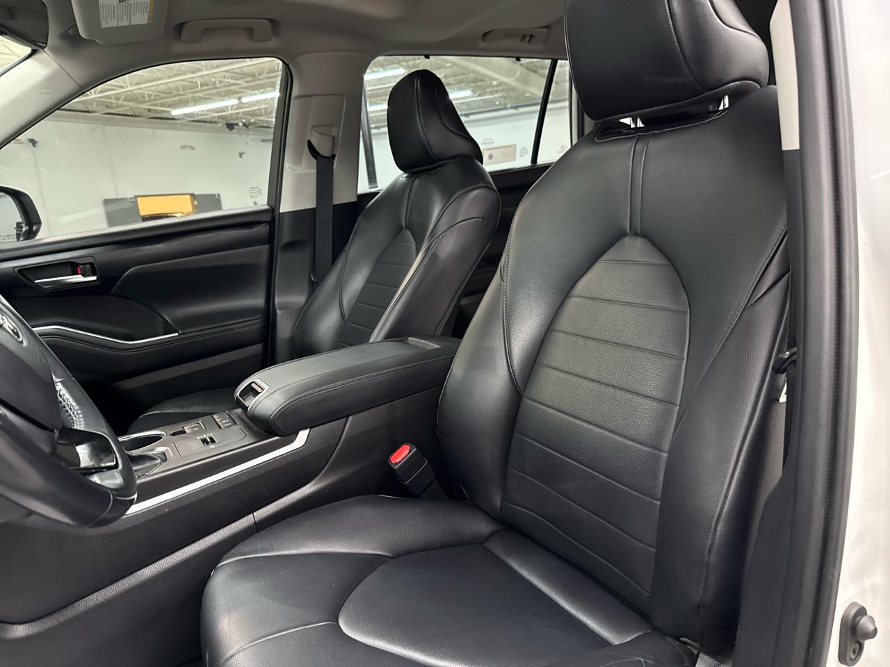 Toyota Highlander Hybrid XLE FWD (Natl) 2020