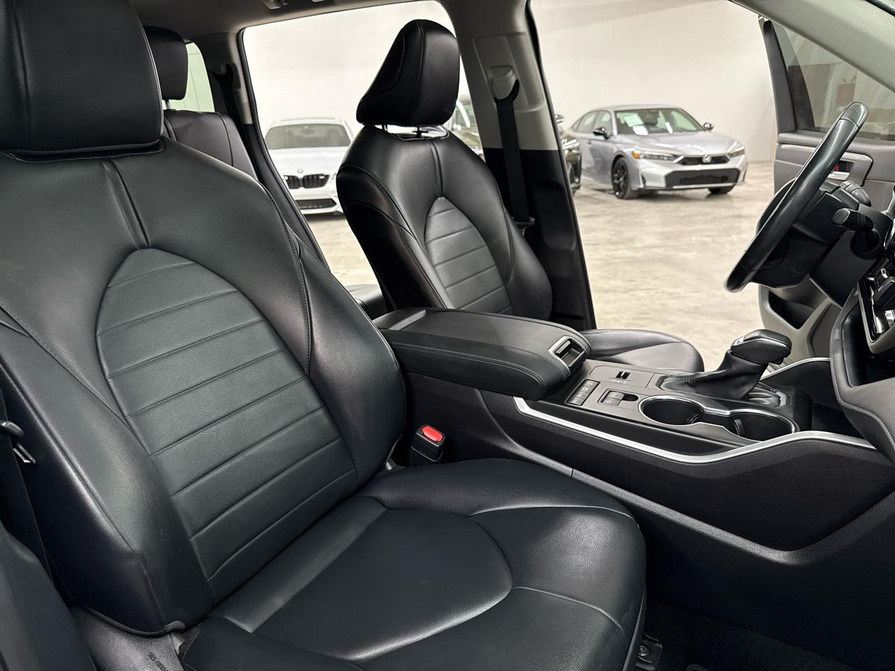 Toyota Highlander Hybrid XLE FWD (Natl) 2020