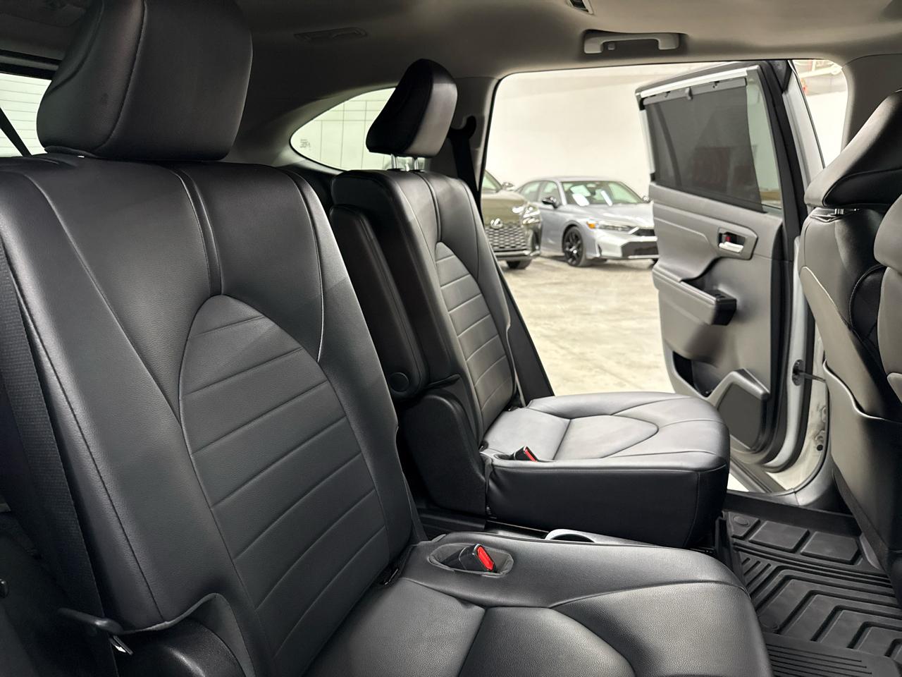 Toyota Highlander Hybrid XLE FWD (Natl) 2020