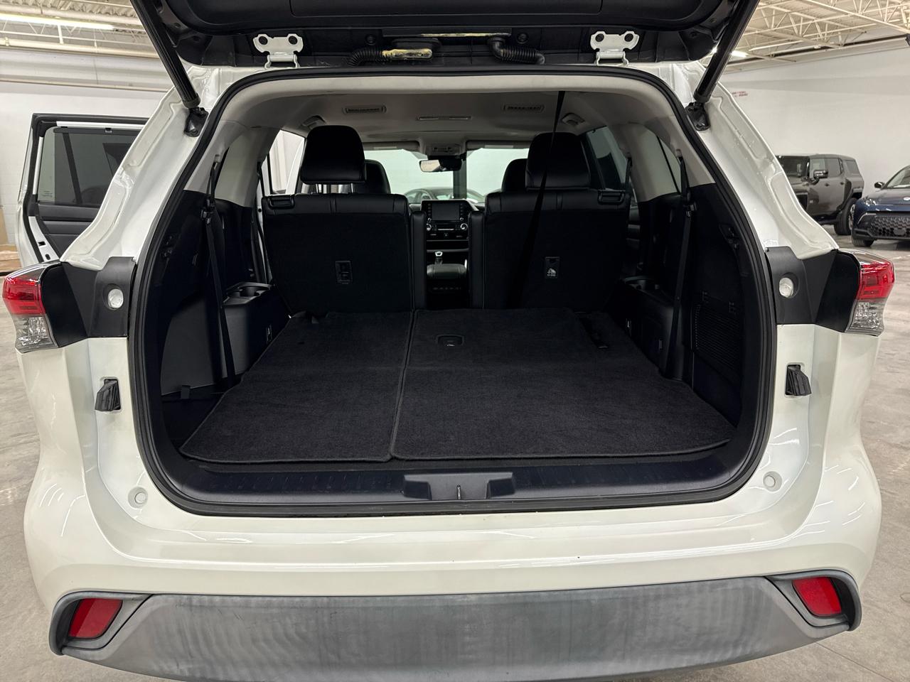 Toyota Highlander Hybrid XLE FWD (Natl) 2020