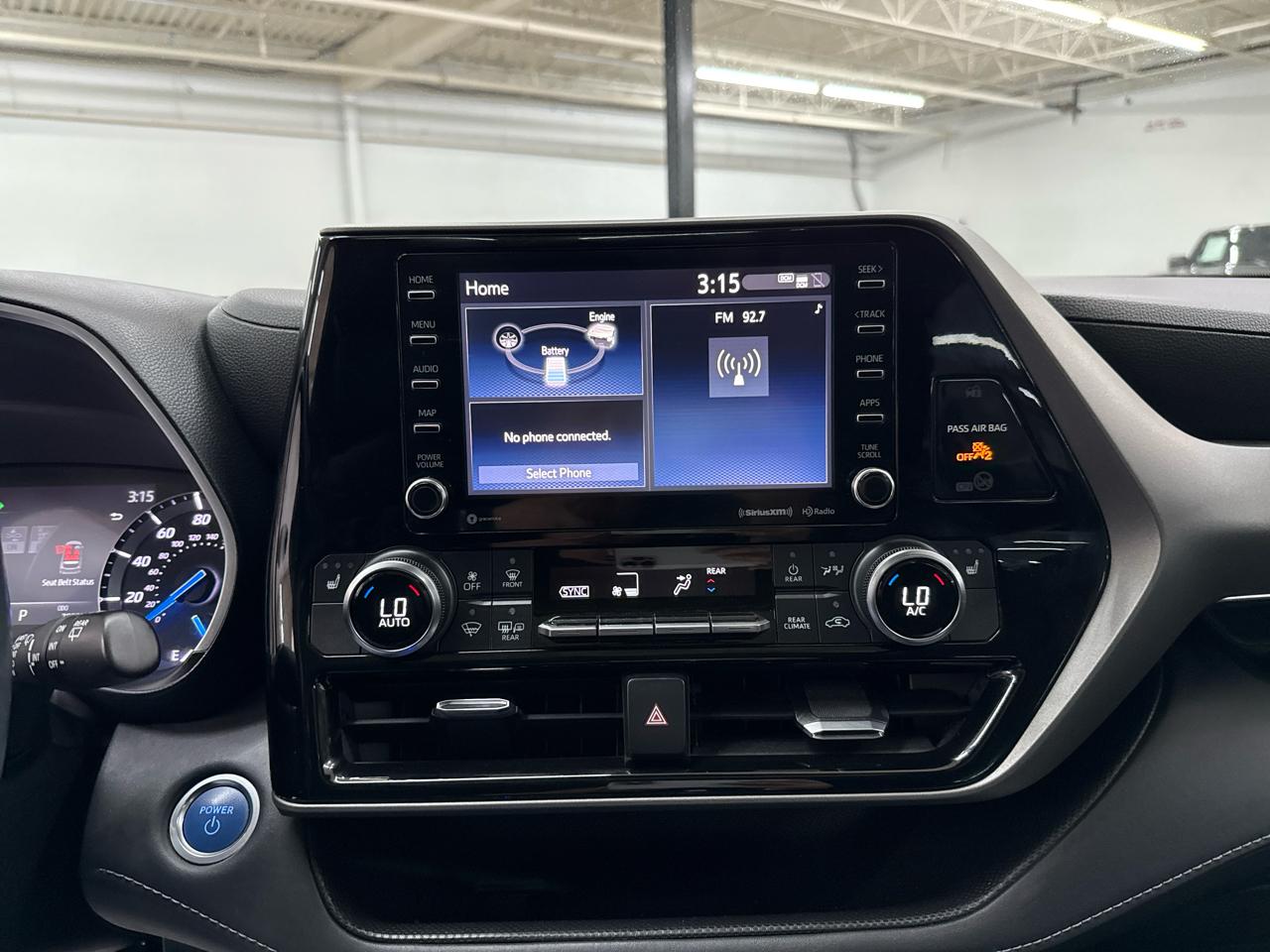 Toyota Highlander Hybrid XLE FWD (Natl) 2020