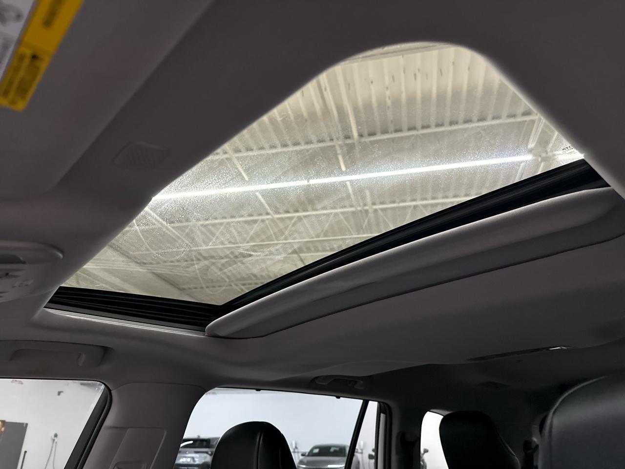 Toyota Highlander Hybrid XLE FWD (Natl) 2020