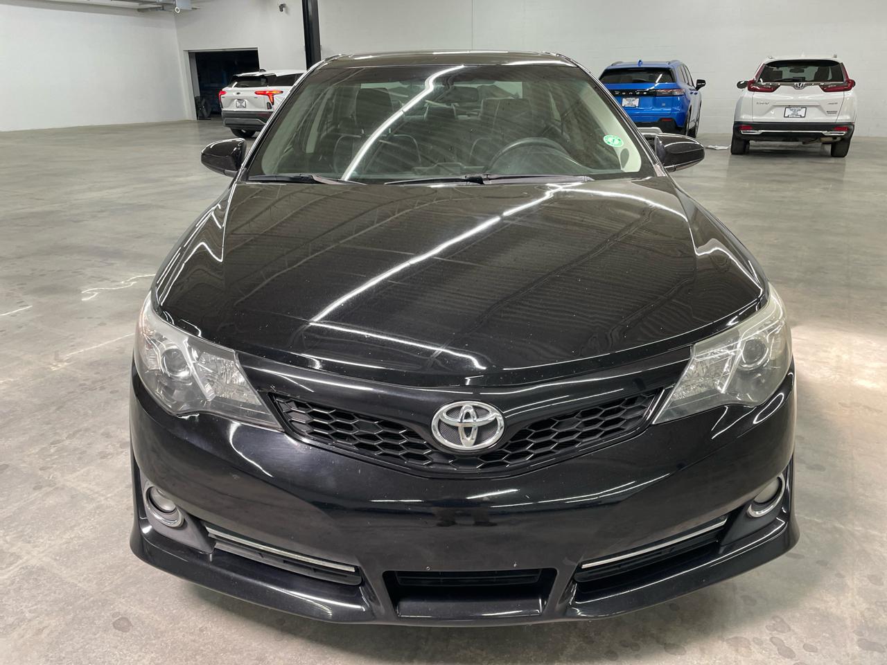 Toyota Camry SE 2014