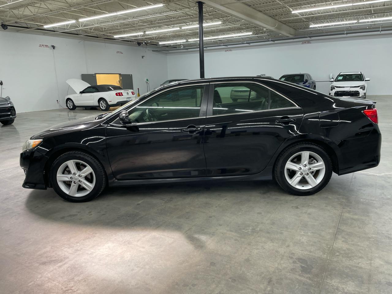 Toyota Camry SE 2014
