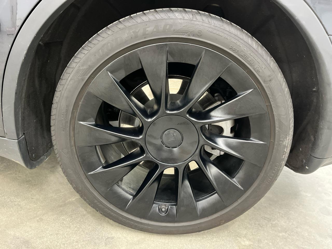 Tesla Model Y Long Range AWD 2024
