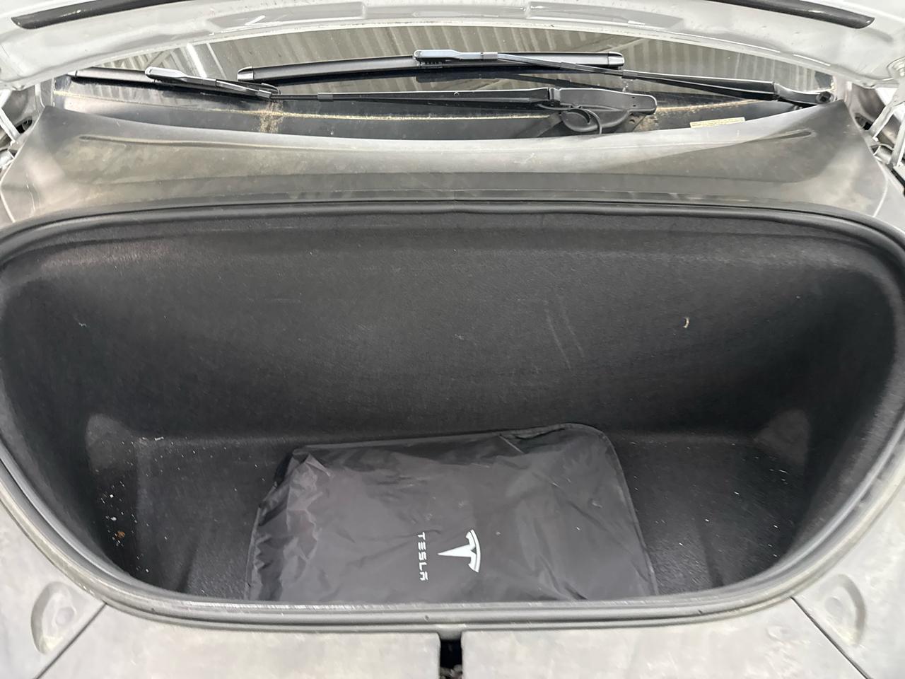 Tesla Model X 75D 2018