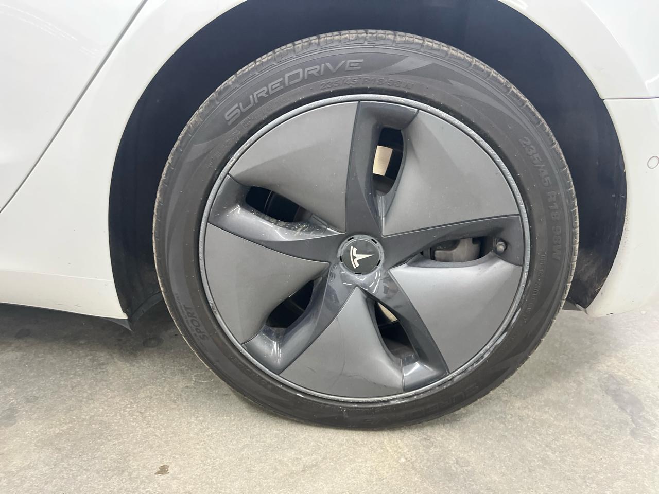 Tesla Model 3 Standard Range Plus RWD 2020