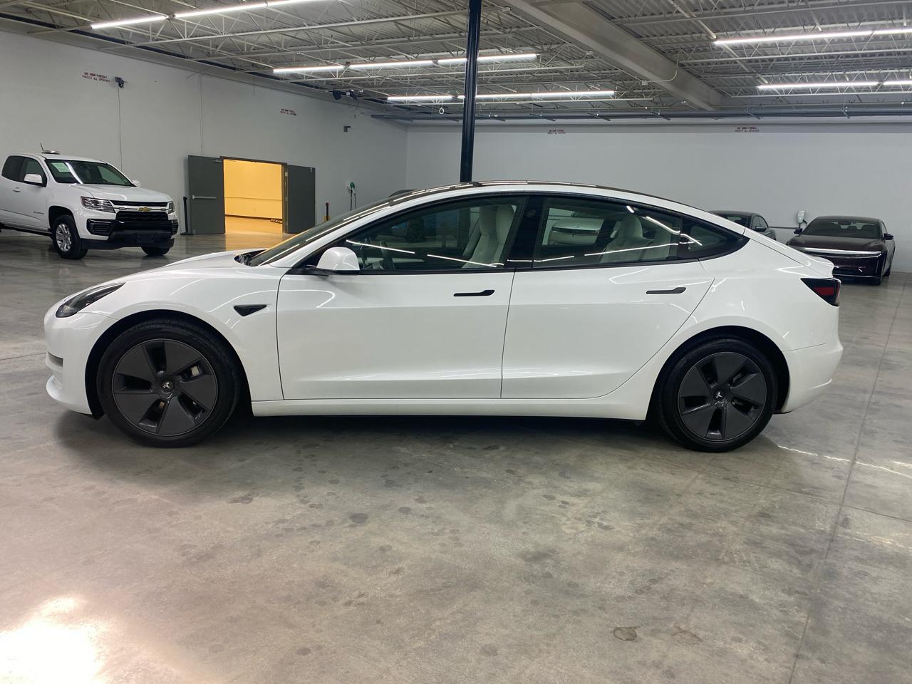 Tesla Model 3 Standard Range Plus RWD 2023