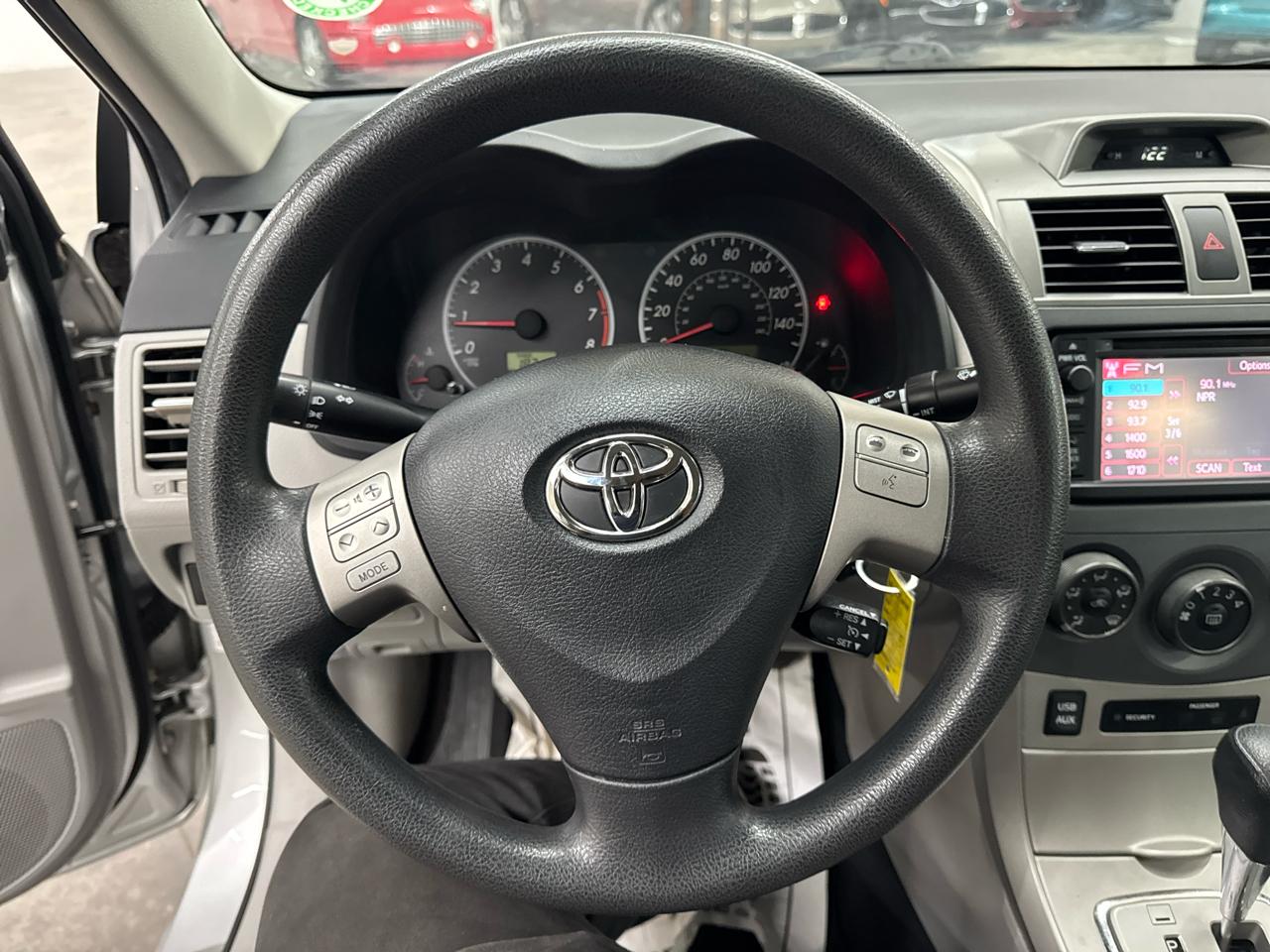 Toyota Corolla 4dr Sdn Auto L (Natl) 2013