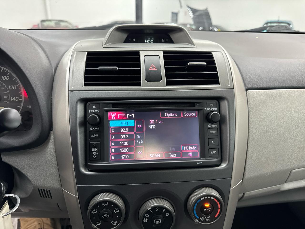 Toyota Corolla 4dr Sdn Auto L (Natl) 2013