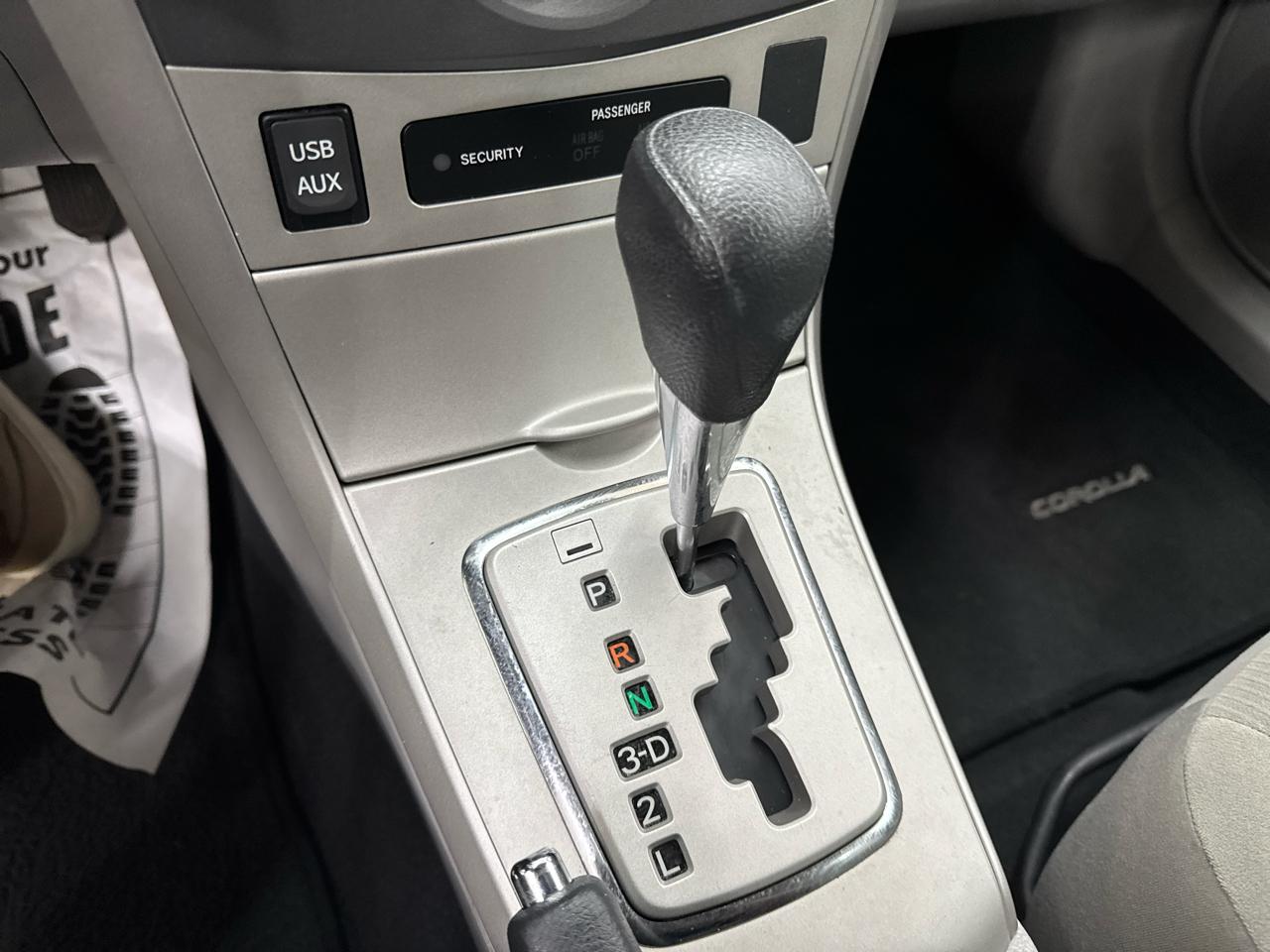 Toyota Corolla 4dr Sdn Auto L (Natl) 2013