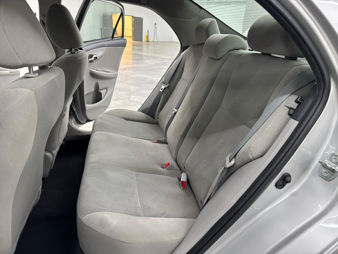 Toyota Corolla 4dr Sdn Auto L (Natl) 2013