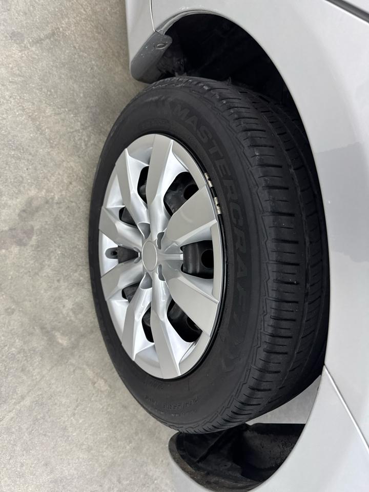 Toyota Corolla 4dr Sdn Auto L (Natl) 2013