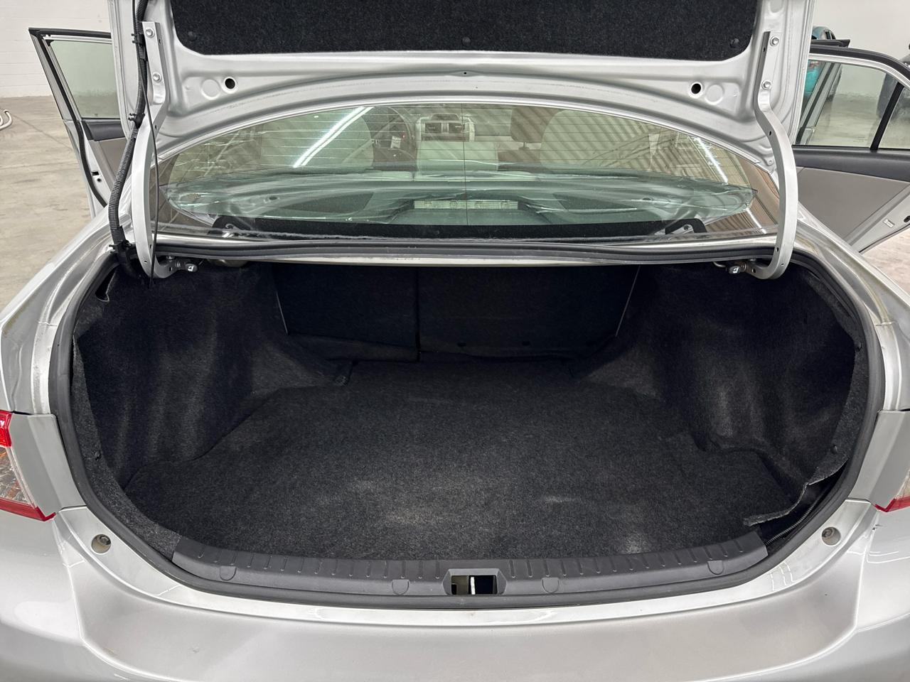 Toyota Corolla 4dr Sdn Auto L (Natl) 2013