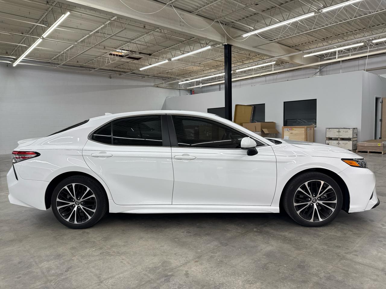 Toyota Camry SE (Natl) 2019