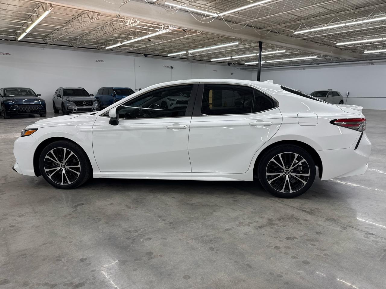 Toyota Camry SE (Natl) 2019
