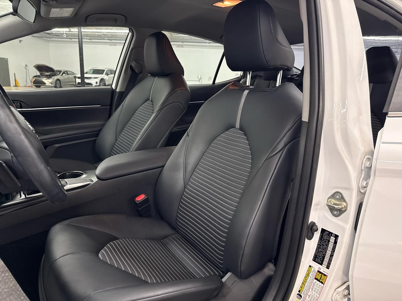 Toyota Camry SE (Natl) 2019