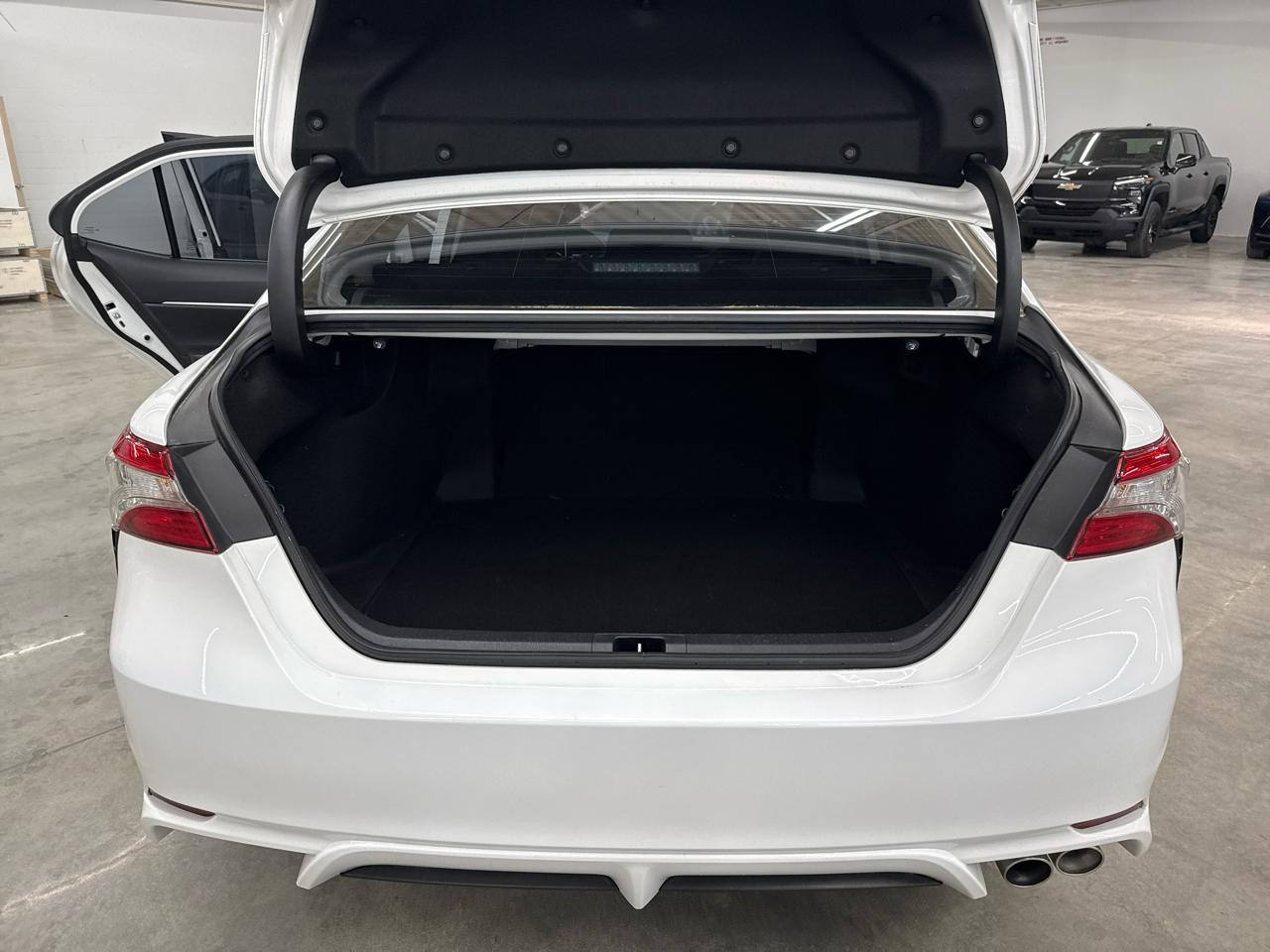 Toyota Camry SE (Natl) 2019