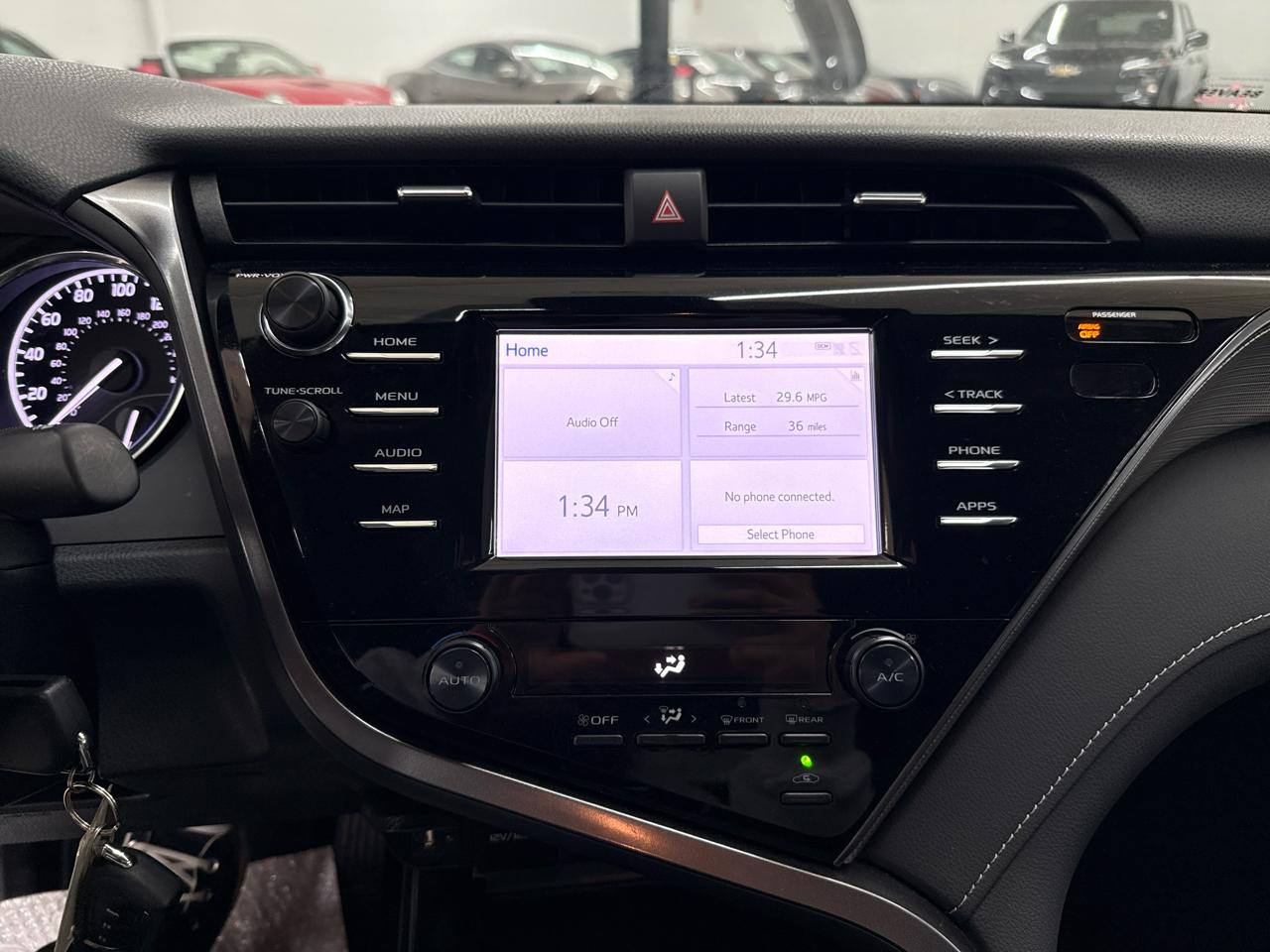 Toyota Camry SE (Natl) 2019