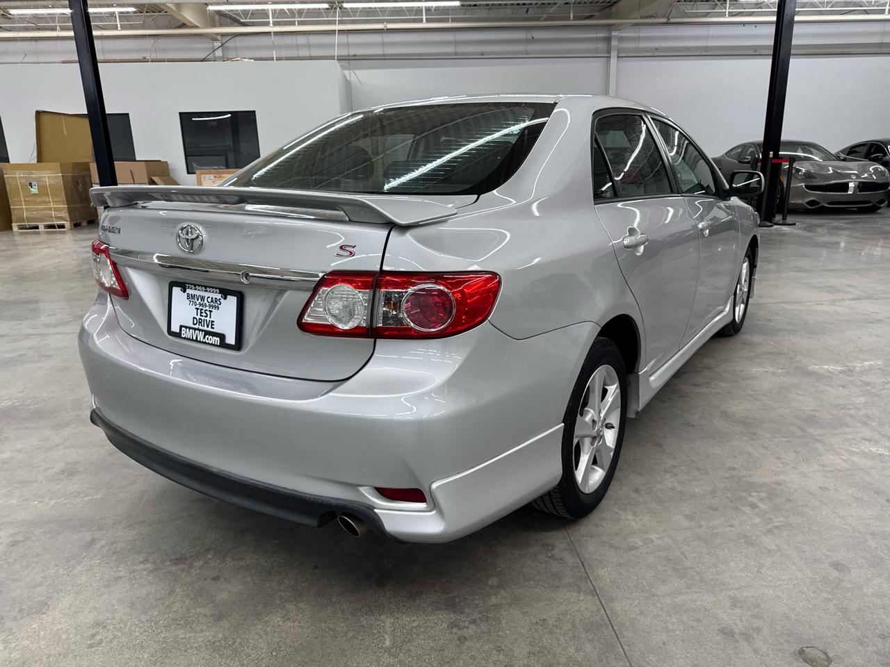Toyota Corolla 4dr Sdn Auto LE (Natl) 2012