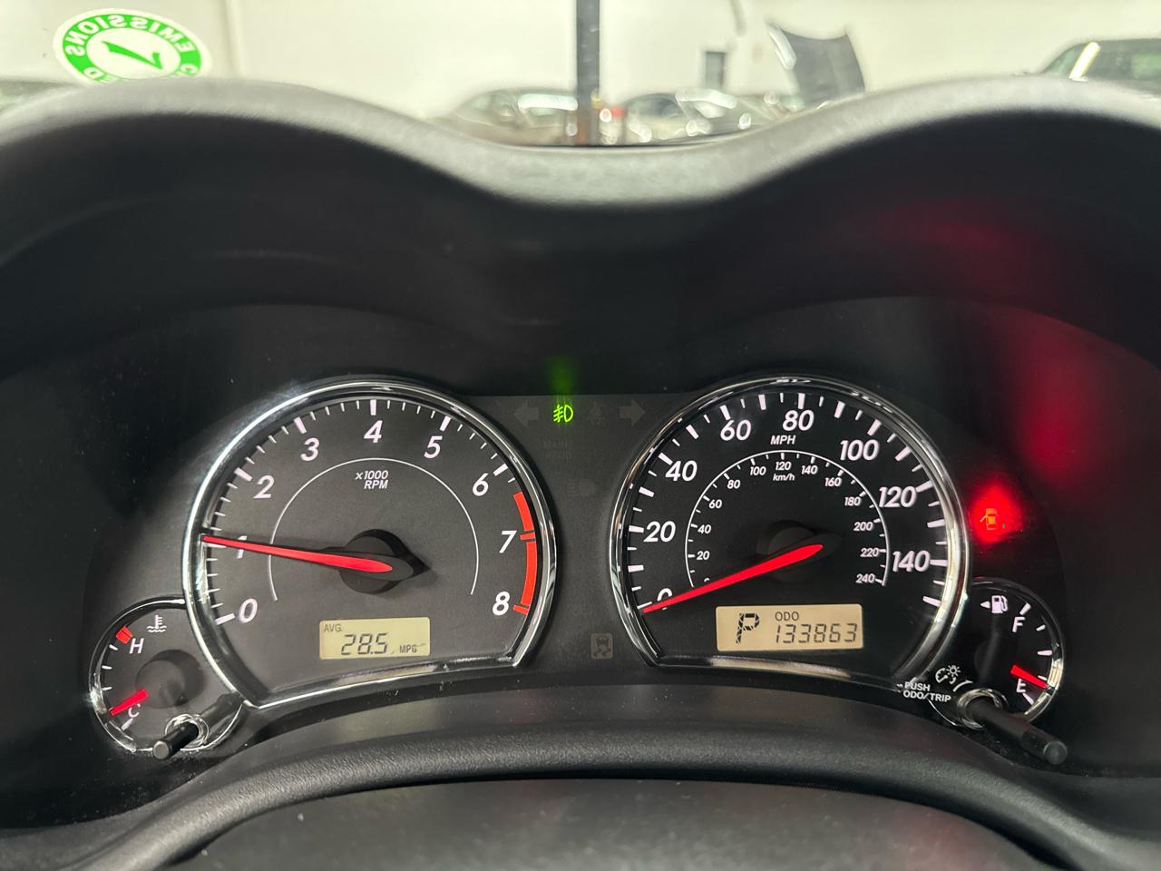 Toyota Corolla 4dr Sdn Auto LE (Natl) 2012