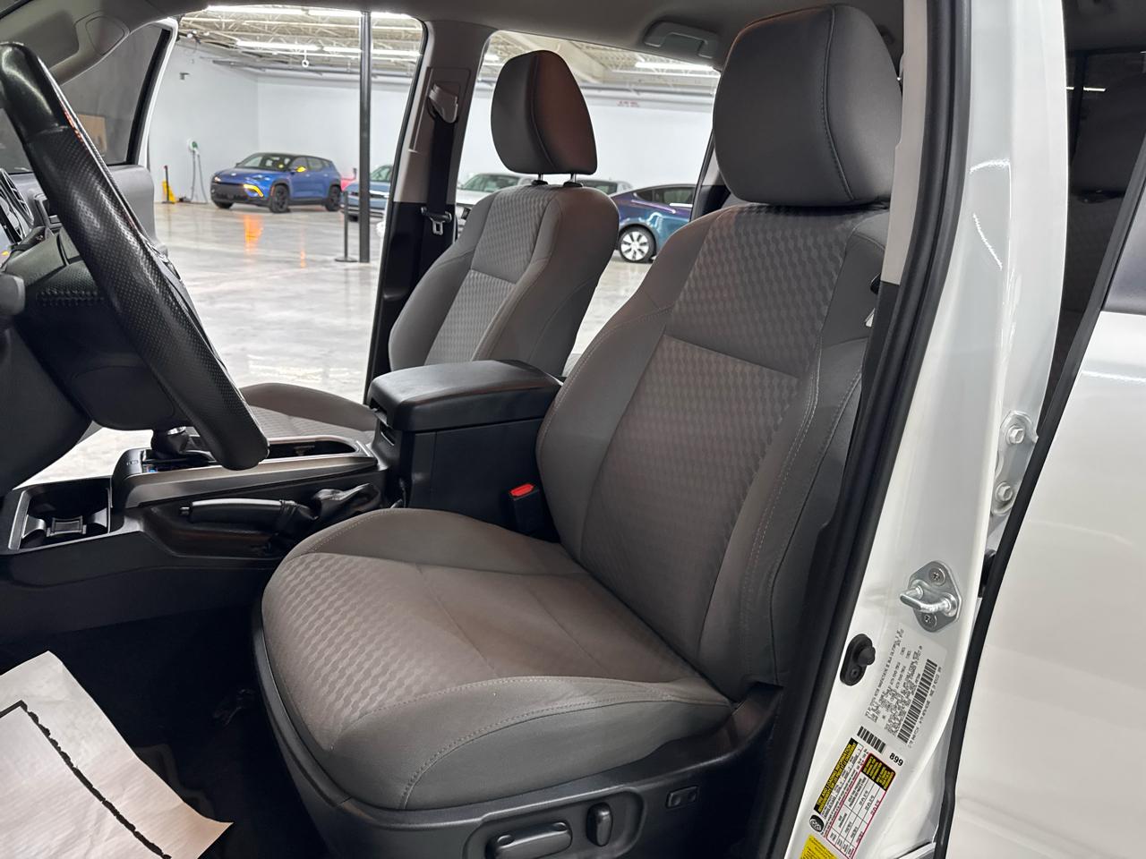 Toyota Tacoma SR5 2023